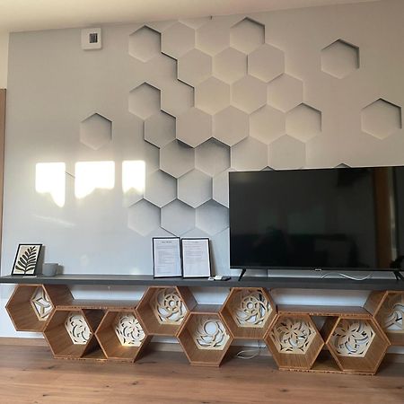 Hexagon Apartman Szeged Esterno foto